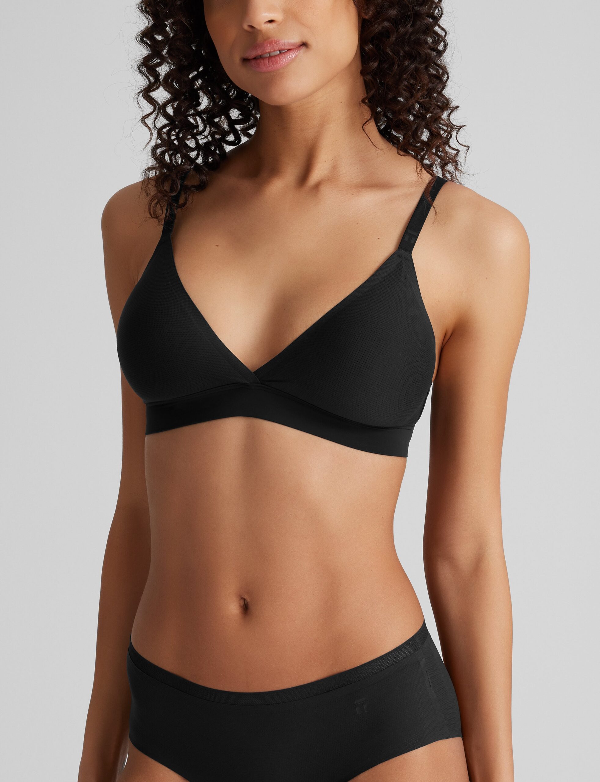 Air Plunge Bra and Air Triangle Bralette Set (2-Pack) - Image 9