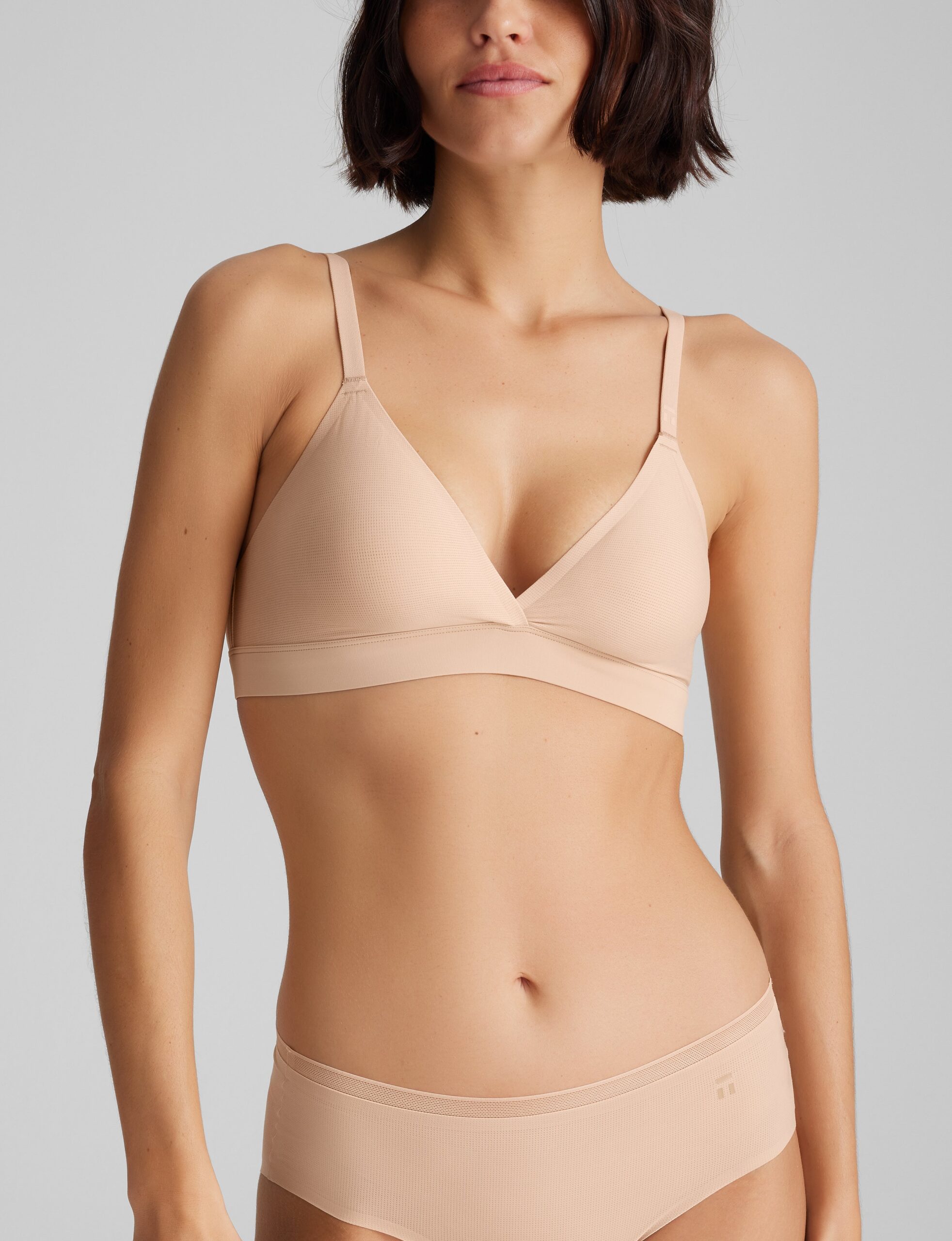 Air Triangle Bralette - Image 2